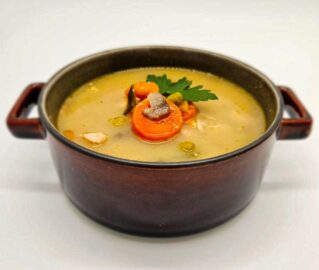 Thailaendische Huehnersuppe