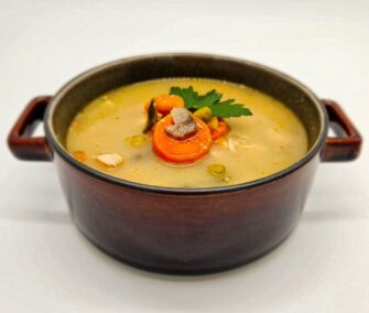 Thailaendische Huehnersuppe