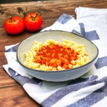Spirelli mit lieblicher Tomatensosse und Jagdwurstwuerfel