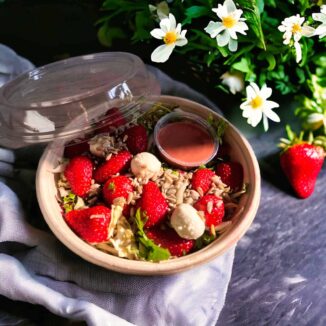 Erdbeersalat mit Himbeerdressing